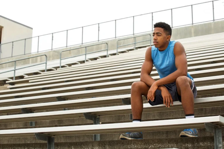 Why Student Athletes Need Financial Help With Their NIL Deals